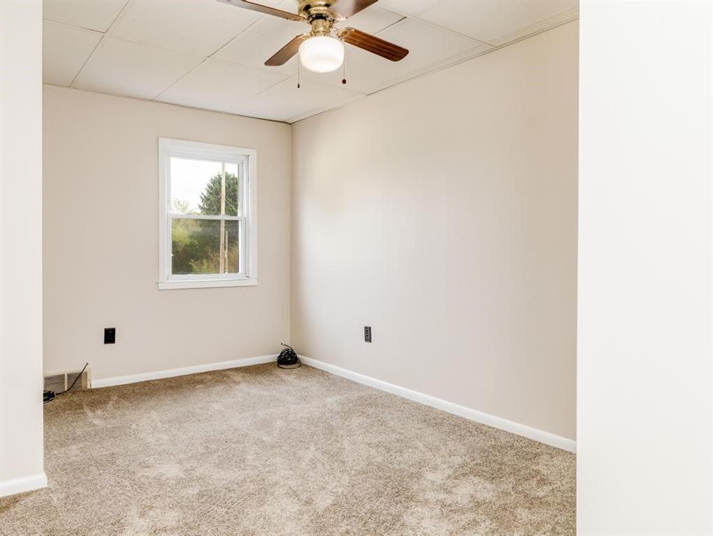448 Park Street Rochester, PA 15074 - Photo 16 of 29 an empty room with a window