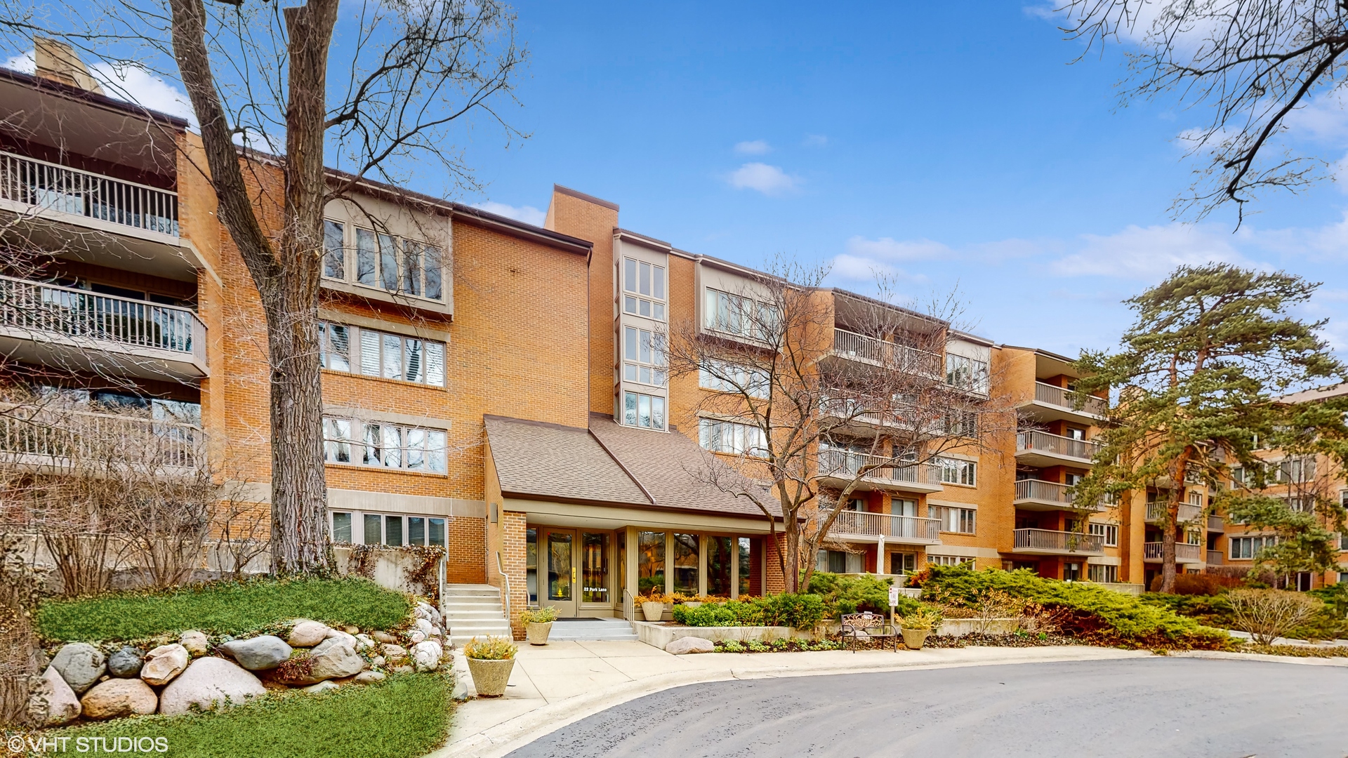 22 Park Lane, Unit 301, Park Ridge, IL 60068 Compass