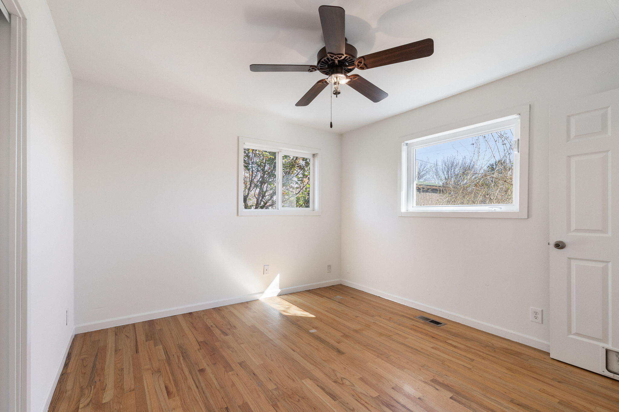 1830 Southwest 16th Street Redmond, OR 97756 - Photo 10 of 31 Dry Sky - 1830 SW 16th St (10 of 30)