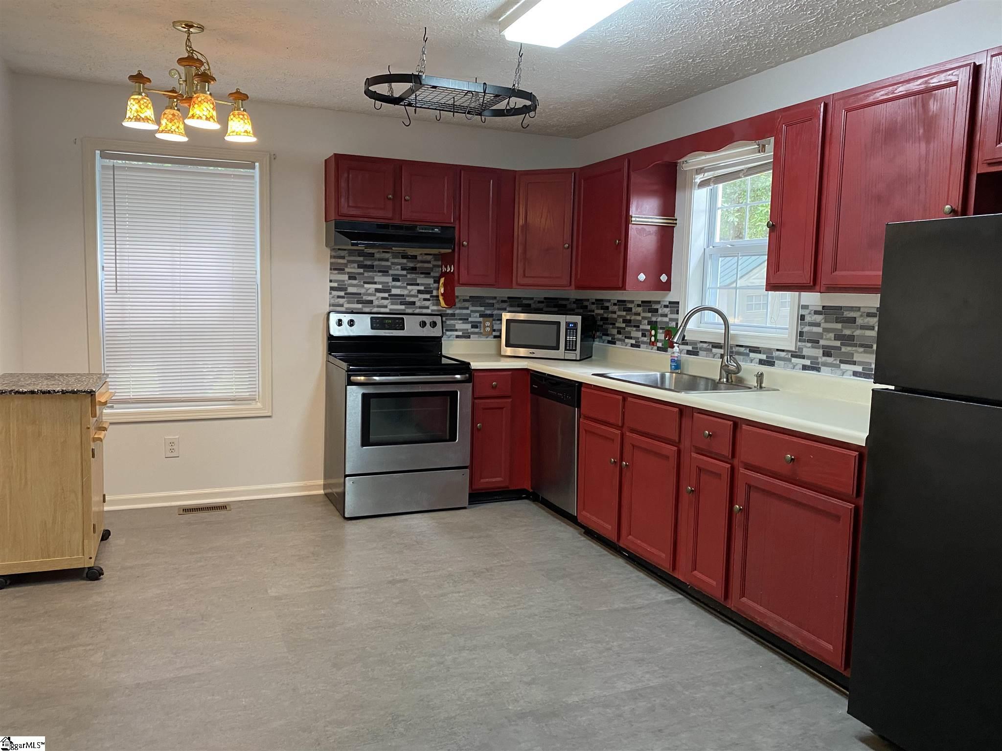 400 Rosemary Lane Fountain Inn, SC 29644 - Photo 2 of 12 Gallery Image 2