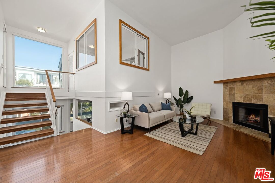 30 Quarterdeck Street, Unit 1 Marina del Rey, CA 90292 - Photo 18 of 37