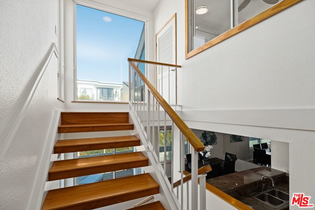 30 Quarterdeck Street, Unit 1 Marina del Rey, CA 90292 - Photo 20 of 37