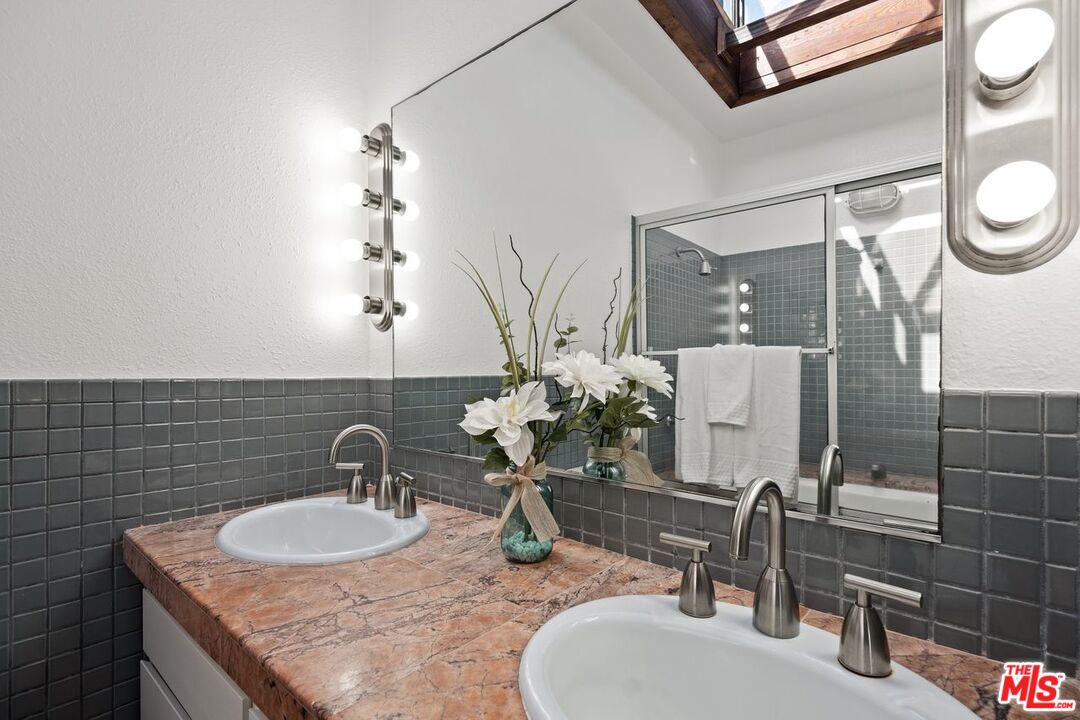 30 Quarterdeck Street, Unit 1 Marina del Rey, CA 90292 - Photo 30 of 37