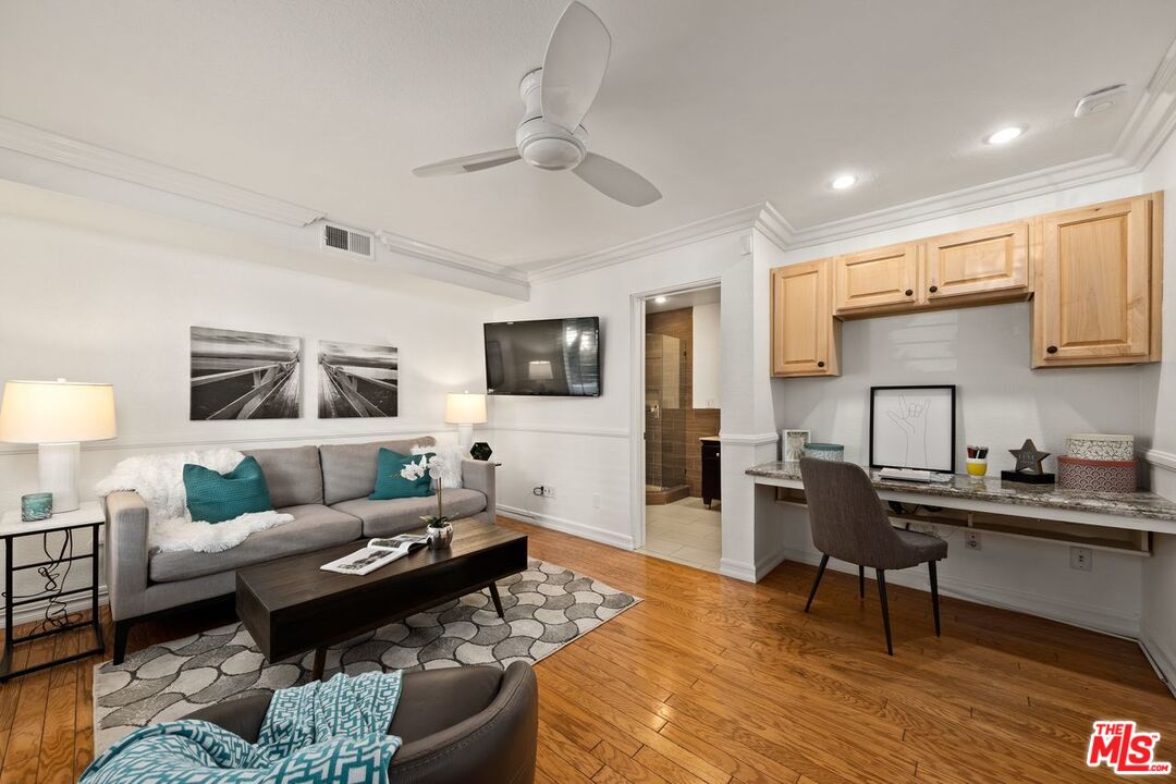 30 Quarterdeck Street, Unit 1 Marina del Rey, CA 90292 - Photo 4 of 37