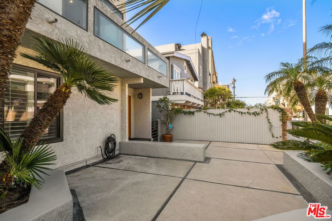 30 Quarterdeck Street, Unit 1 Marina del Rey, CA 90292 - Photo 36 of 37