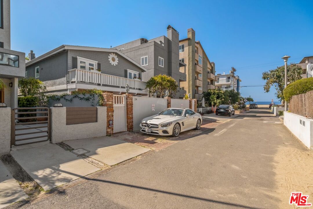 30 Quarterdeck Street, Unit 1 Marina del Rey, CA 90292 - Photo 37 of 37