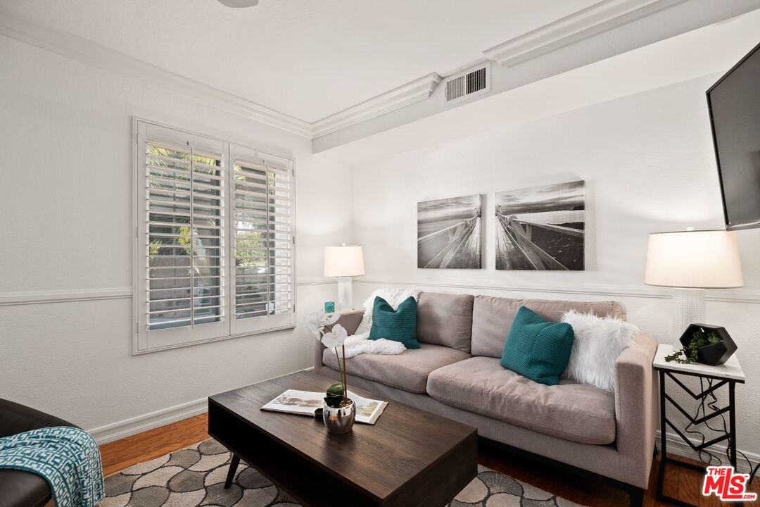 30 Quarterdeck Street, Unit 1 Marina del Rey, CA 90292 - Photo 6 of 37