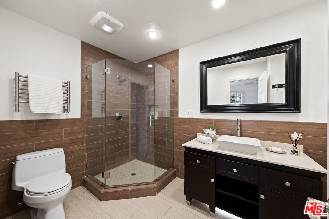 30 Quarterdeck Street, Unit 1 Marina del Rey, CA 90292 - Photo 7 of 37