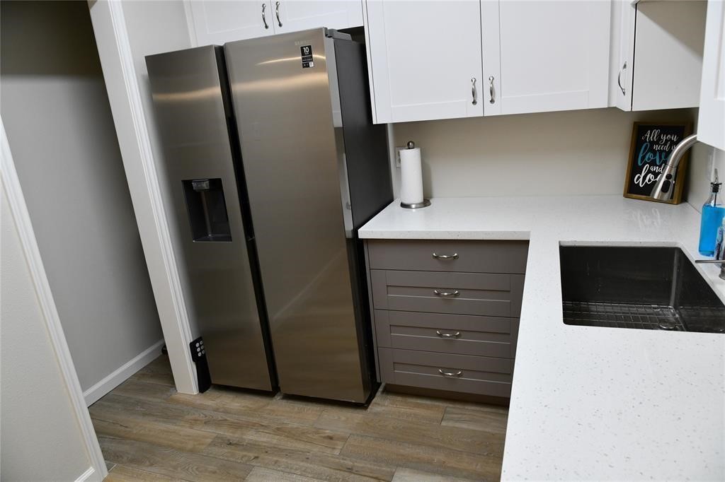 2100 Tanglewilde Street, Unit 515 Houston, TX 77063 - Photo 3 of 24