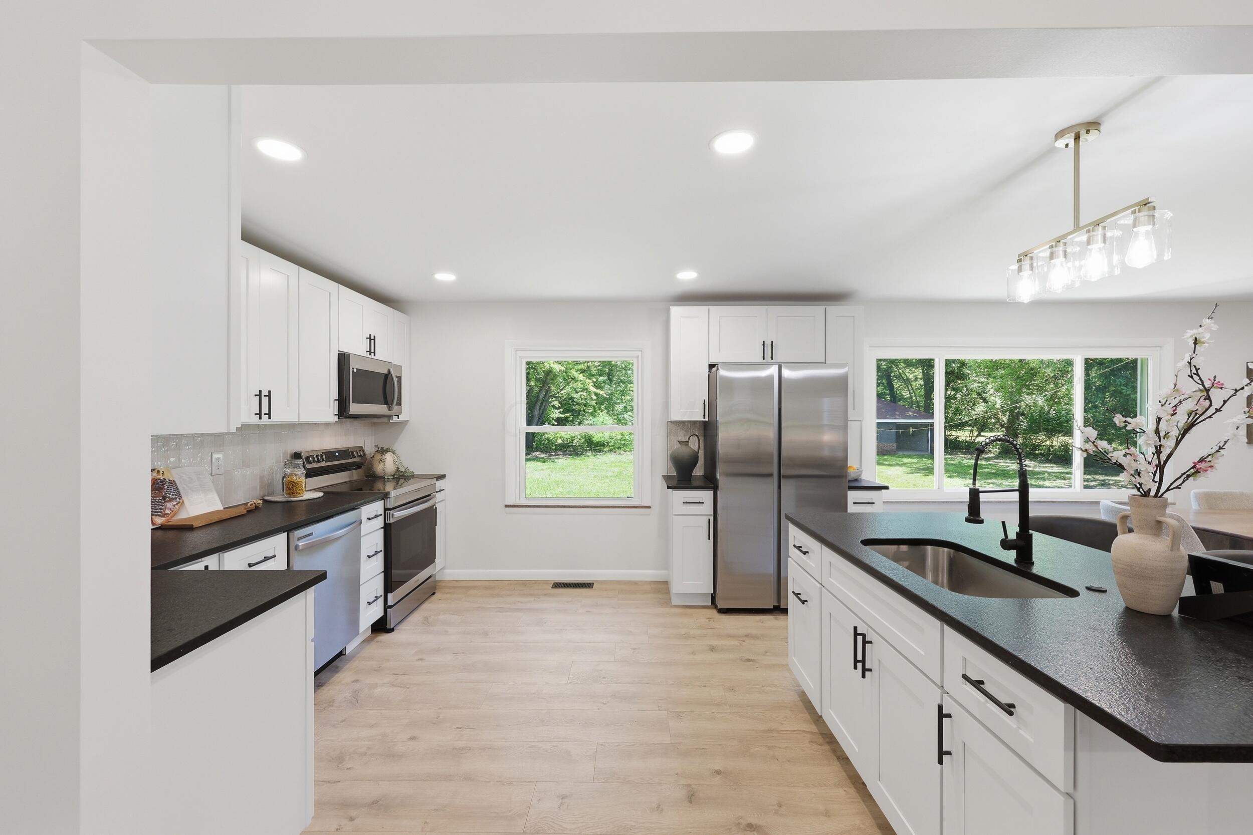 4146 Maize Road Columbus, OH 43224 - Photo 10 of 55