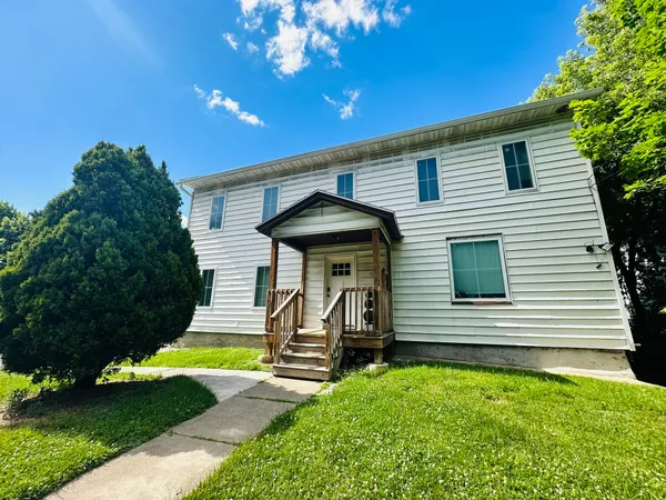 $1,250 | 145 Floral Avenue, Unit 4, Johnson City, NY 13790