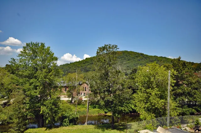 $3,450 | 40 Beech Street, Unit 40A, Bristol, NH 03222