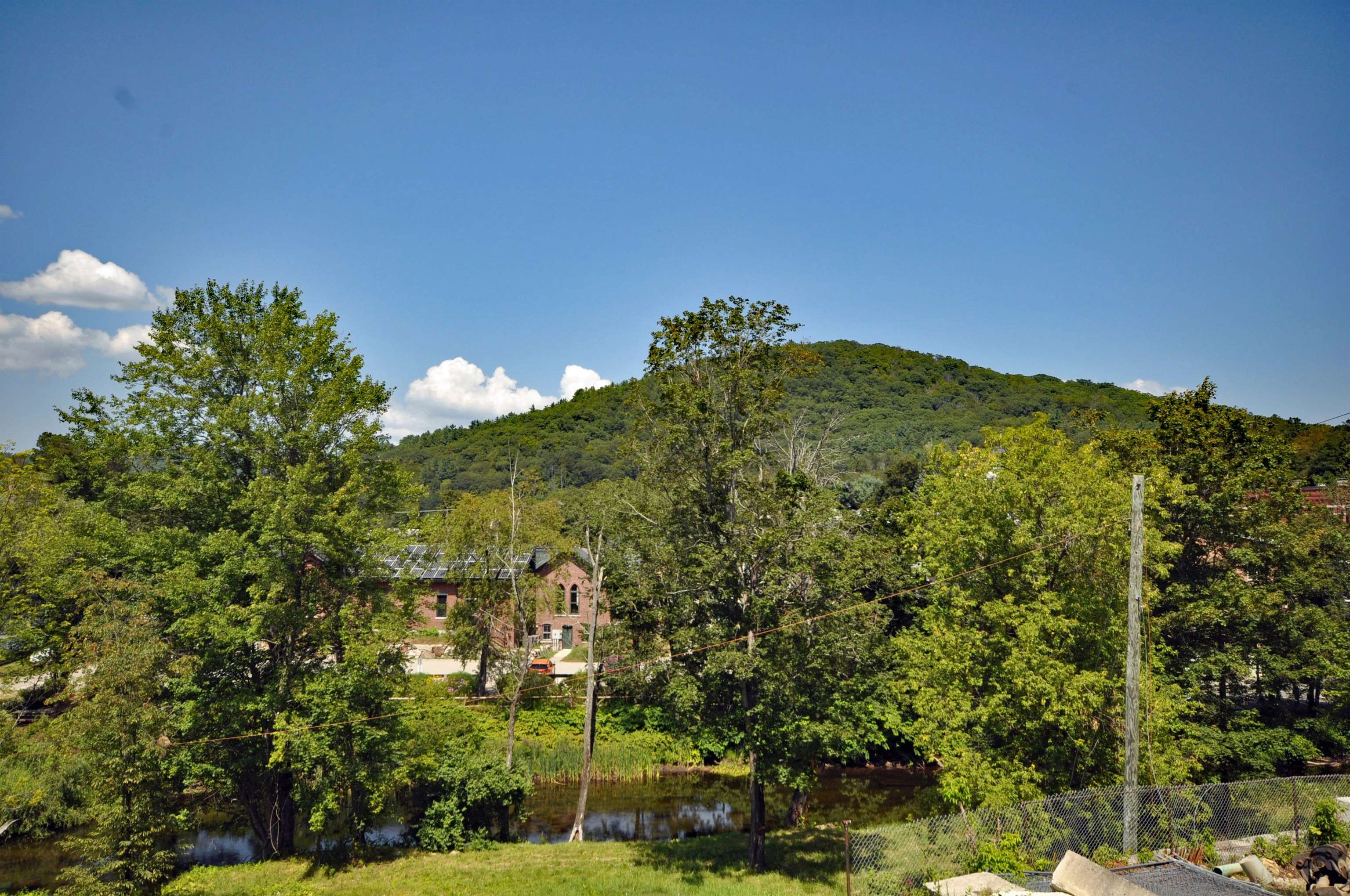 40 Beech Street, Unit 40A Bristol, NH 03222 - Photo 2 of 29