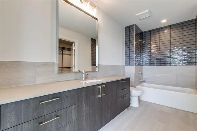 $6,550 | 8119 Douglas Avenue, Unit 206, Dallas, TX 75225