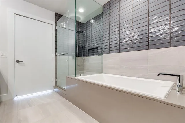 $6,550 | 8119 Douglas Avenue, Unit 206, Dallas, TX 75225