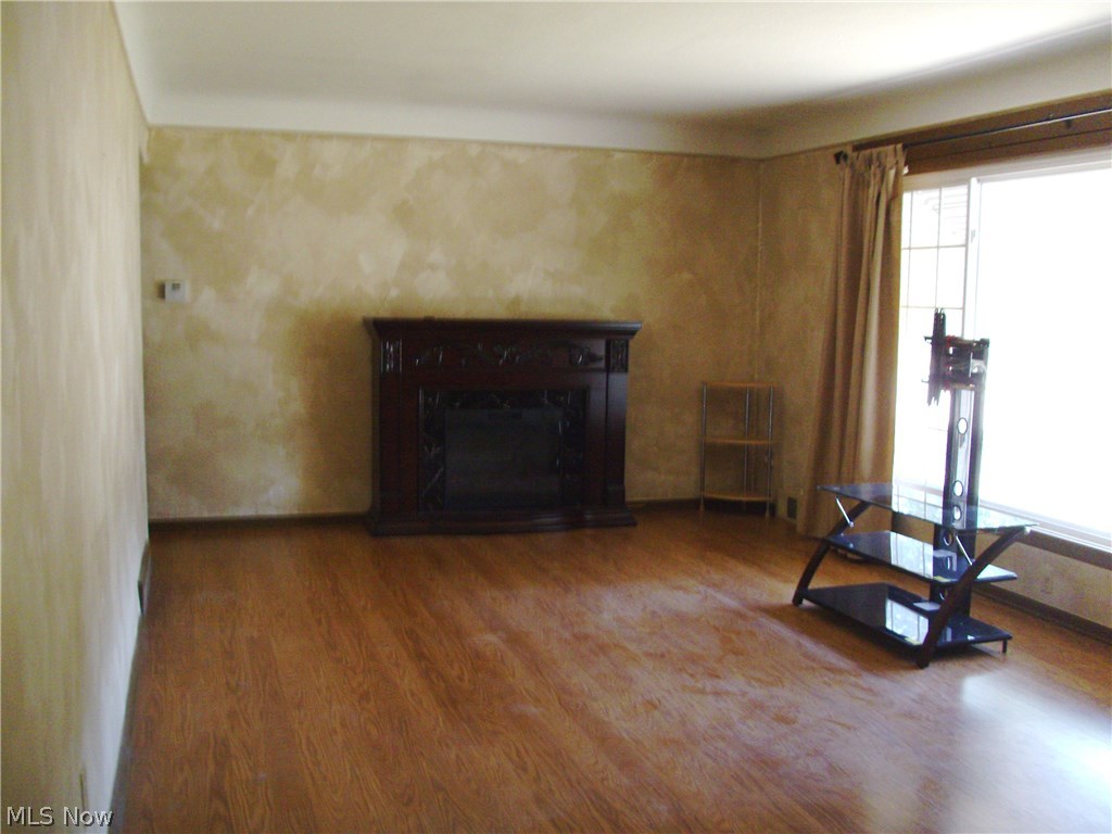 30425 Forestgrove Road Willowick, OH 44095 - Photo 5 of 12