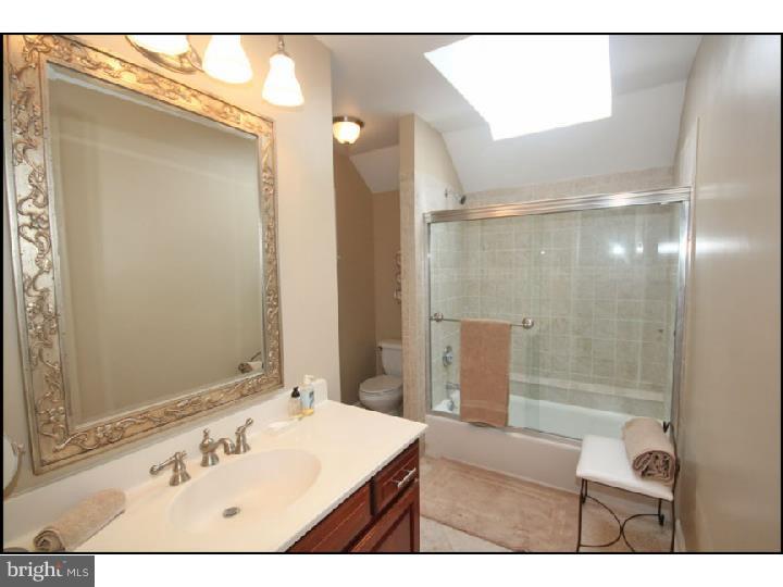 865 Springbank Lane Wayne, PA 19087 - Photo 21 of 25 Bathroom