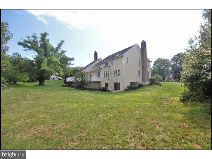 865 Springbank Lane Wayne, PA 19087 - Photo 25 of 25 Exterior Back