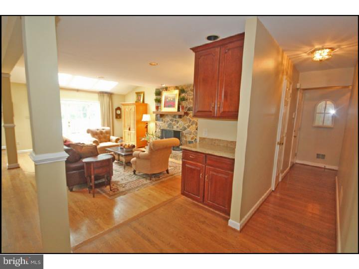 865 Springbank Lane Wayne, PA 19087 - Photo 8 of 25 Butler Pantry