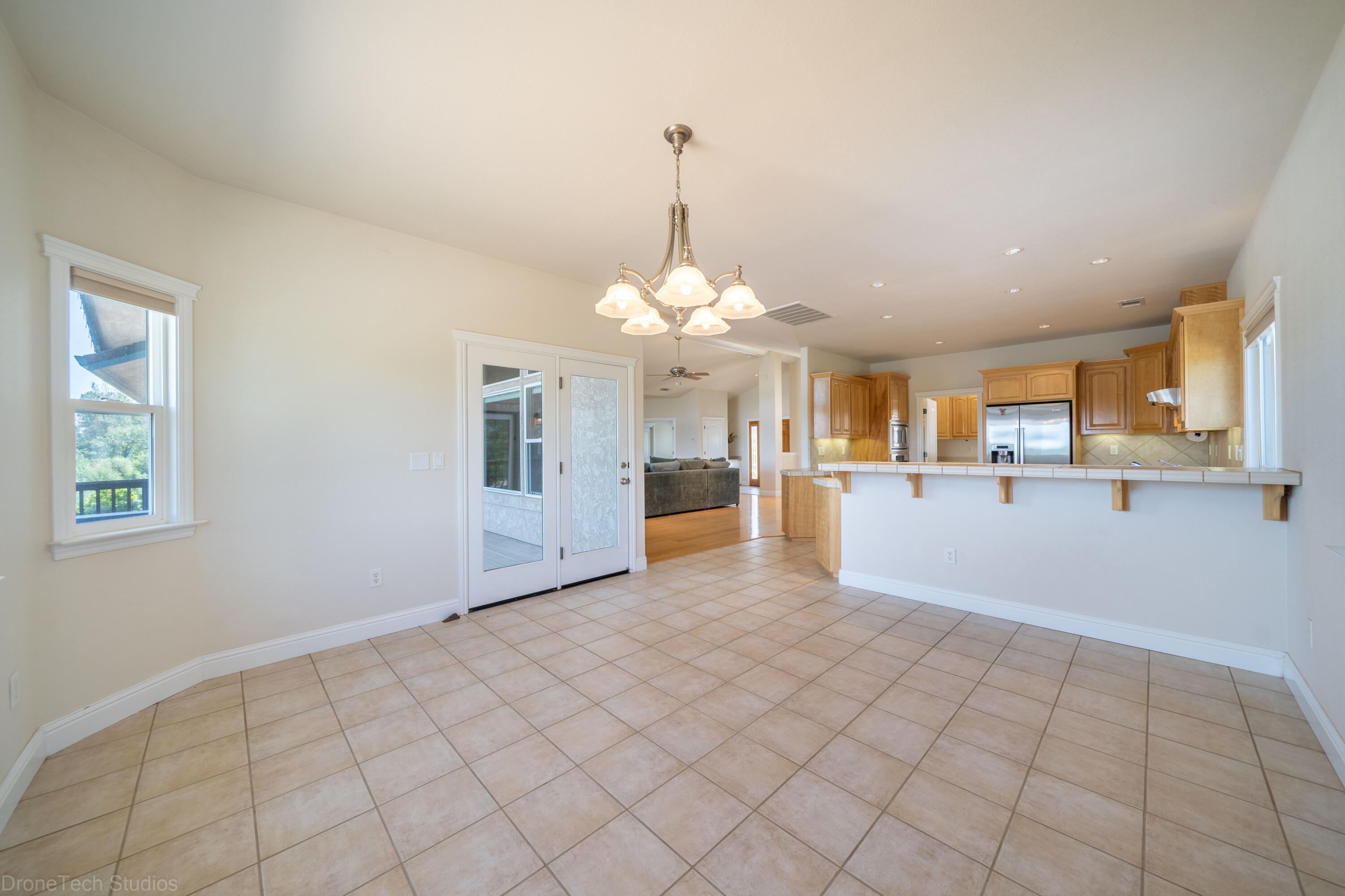 6930 Amber Ridge Drive Anderson, CA 96007 - Photo 11 of 54 6930 Amber Ridge Dr-17