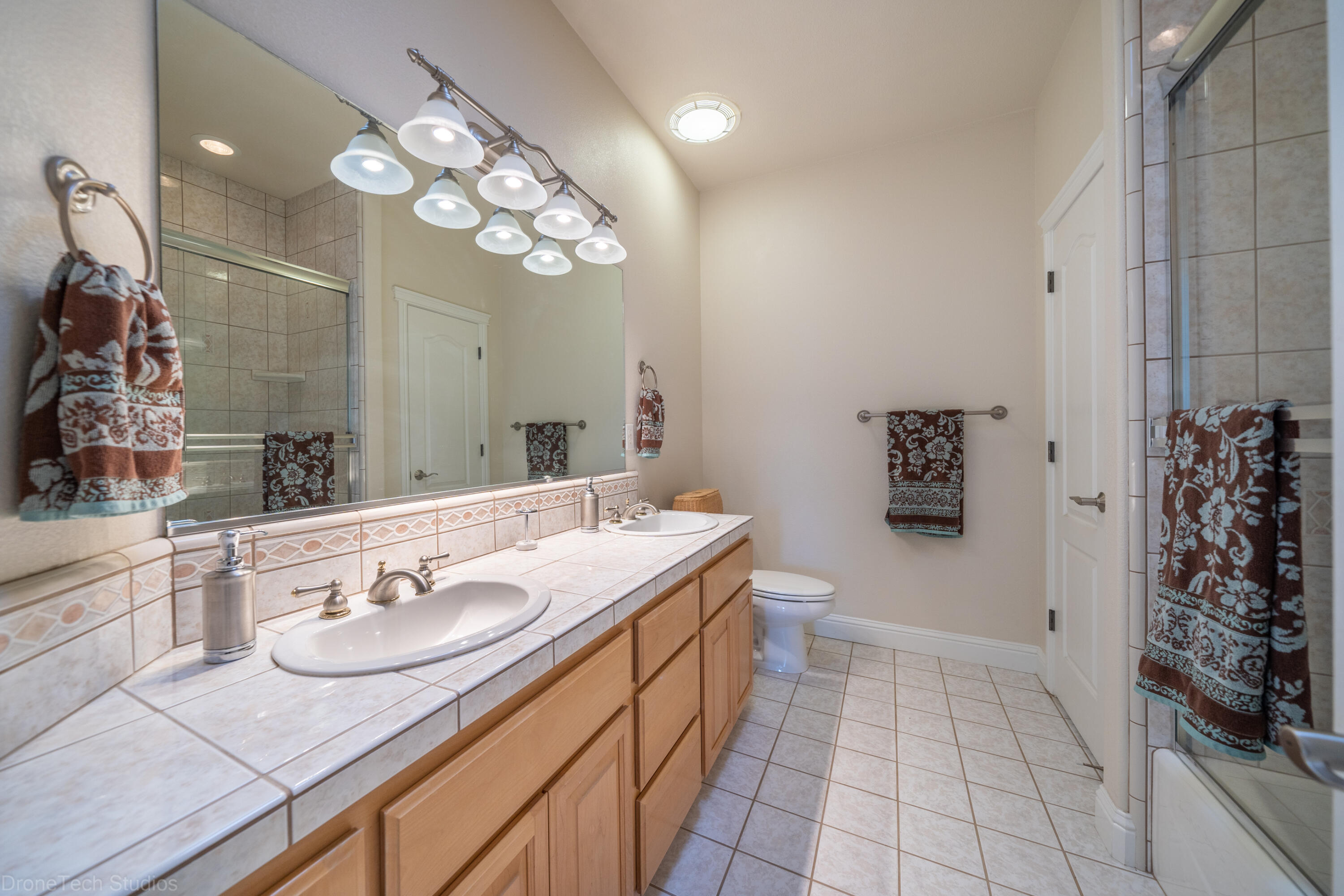 6930 Amber Ridge Drive Anderson, CA 96007 - Photo 23 of 54 6930 Amber Ridge Dr-35