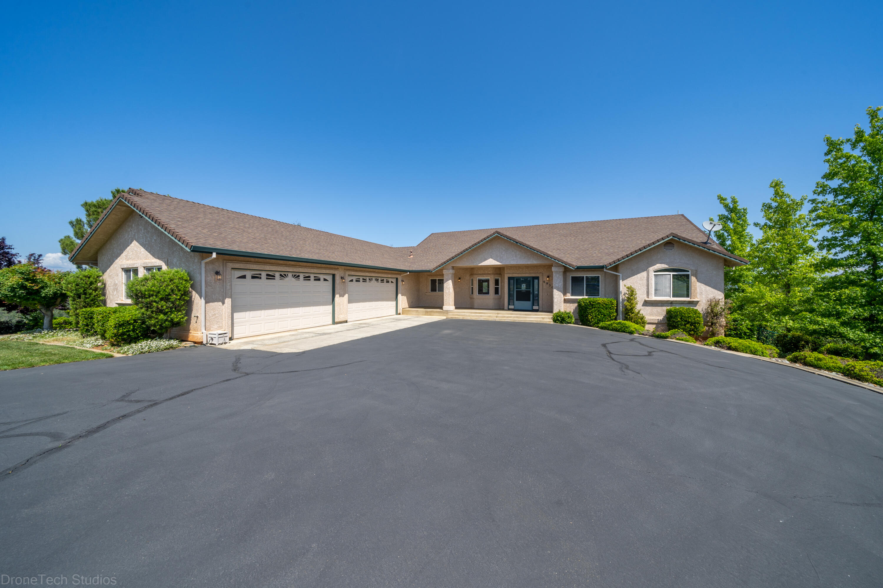 6930 Amber Ridge Drive Anderson, CA 96007 - Photo 4 of 54 6930 Amber Ridge Dr-8