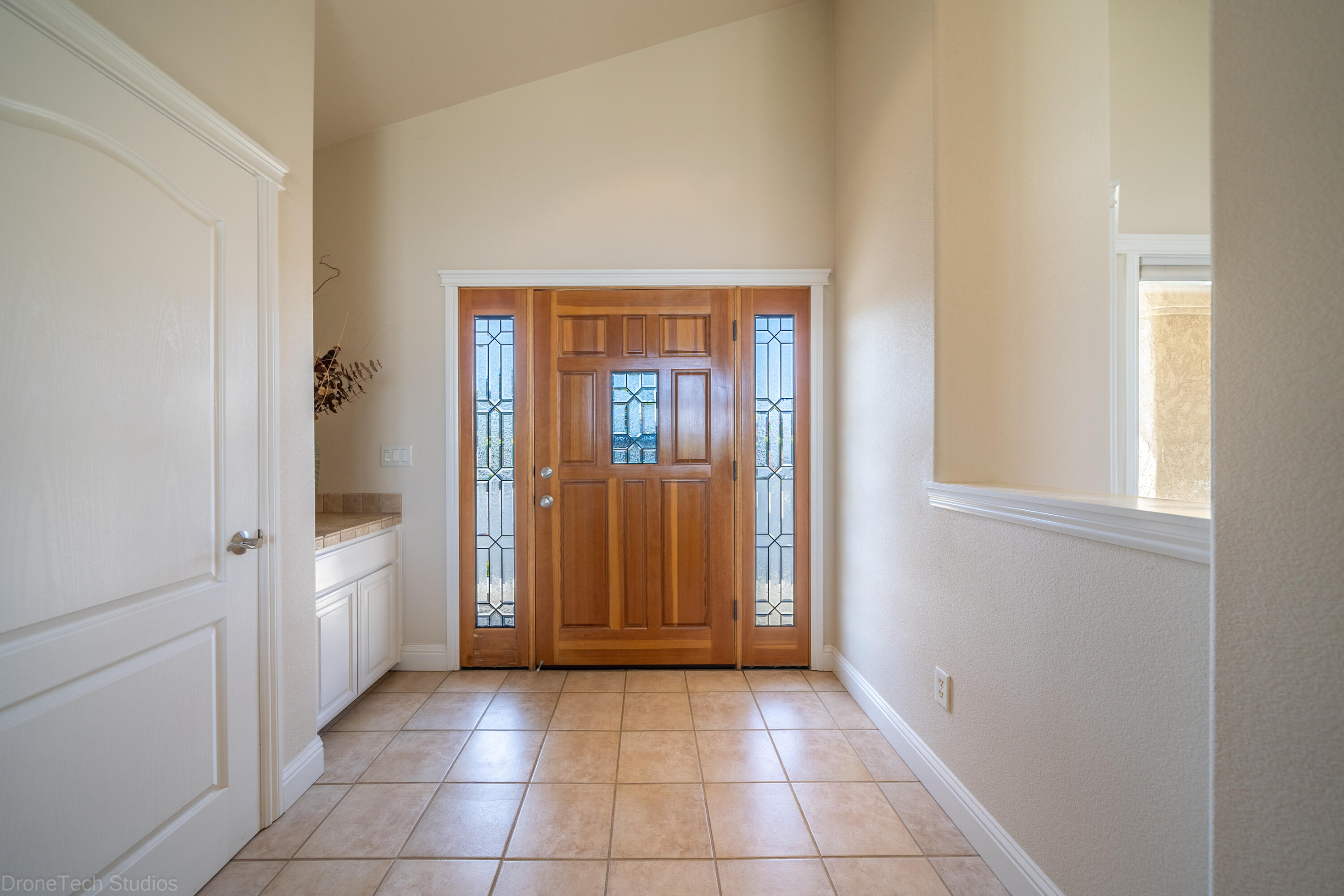 6930 Amber Ridge Drive Anderson, CA 96007 - Photo 5 of 54 6930 Amber Ridge Dr-10