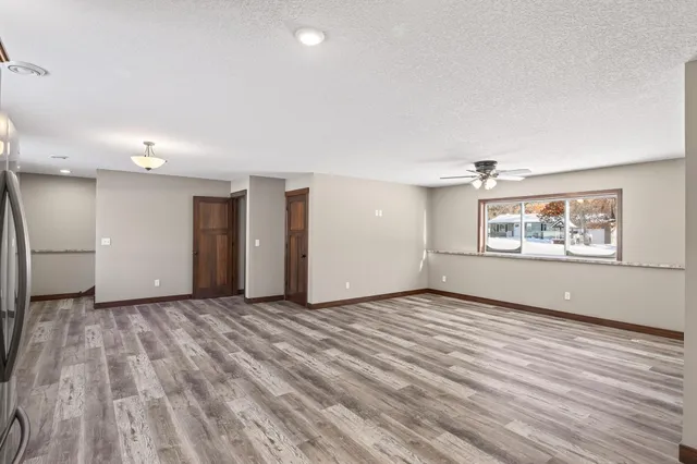 $500,000 | 25882 101st Street Northwest, Zimmerman, MN 55398