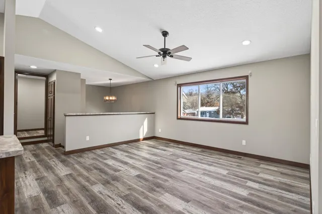 $500,000 | 25882 101st Street Northwest, Zimmerman, MN 55398