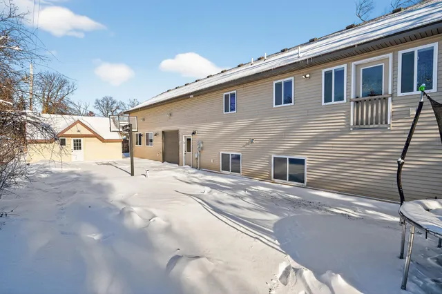 $500,000 | 25882 101st Street Northwest, Zimmerman, MN 55398