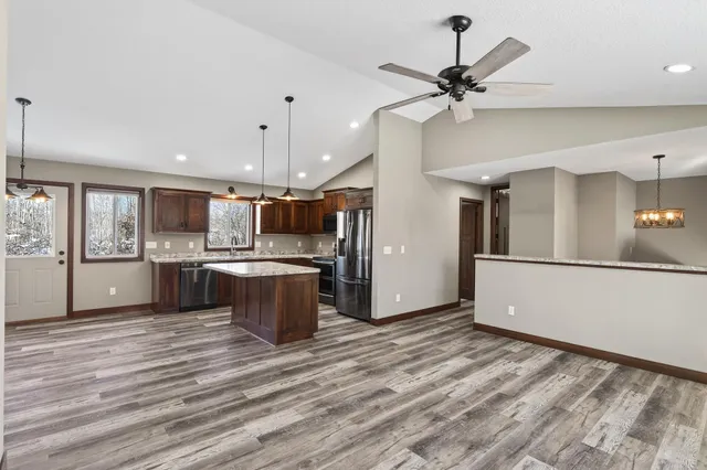 $500,000 | 25882 101st Street Northwest, Zimmerman, MN 55398