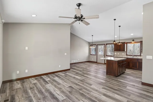 $500,000 | 25882 101st Street Northwest, Zimmerman, MN 55398