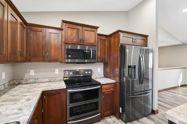 $500,000 | 25882 101st Street Northwest, Zimmerman, MN 55398