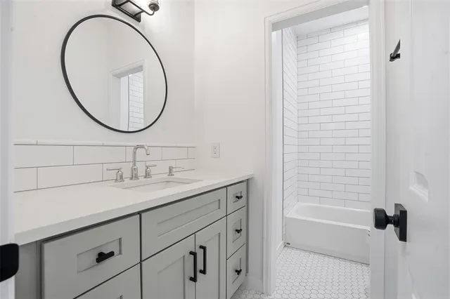 $2,895 | 7040 Alcala, Grand Prairie, TX 75054