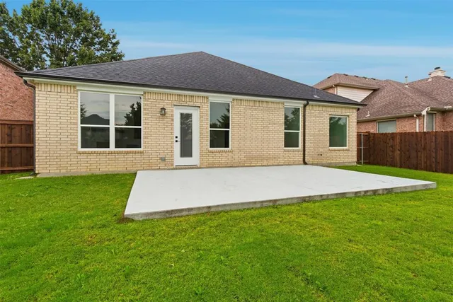 $2,895 | 7040 Alcala, Grand Prairie, TX 75054