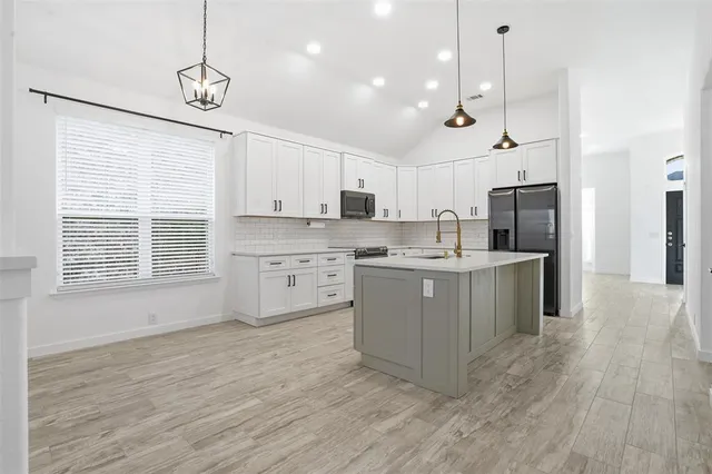 $2,895 | 7040 Alcala, Grand Prairie, TX 75054