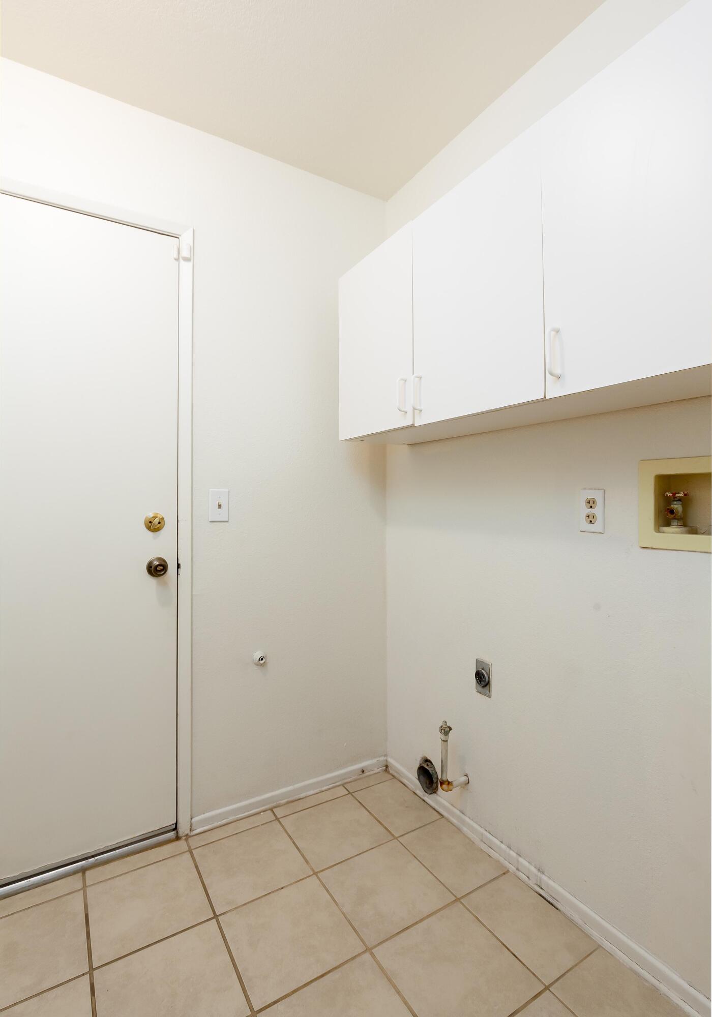 1628 Kings Road Palmdale, CA 93551 - Photo 16 of 22 a view of an empty room