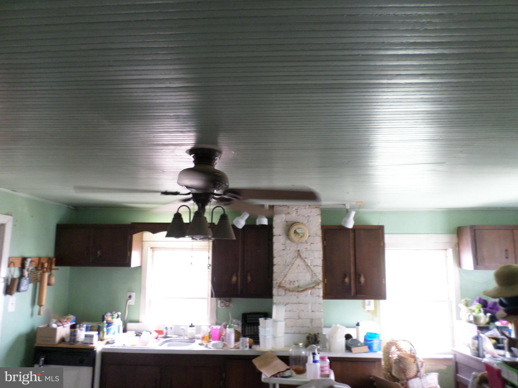 10703 Coppermine Road Woodsboro, MD 21798 - Photo 7 of 19 Kitchen