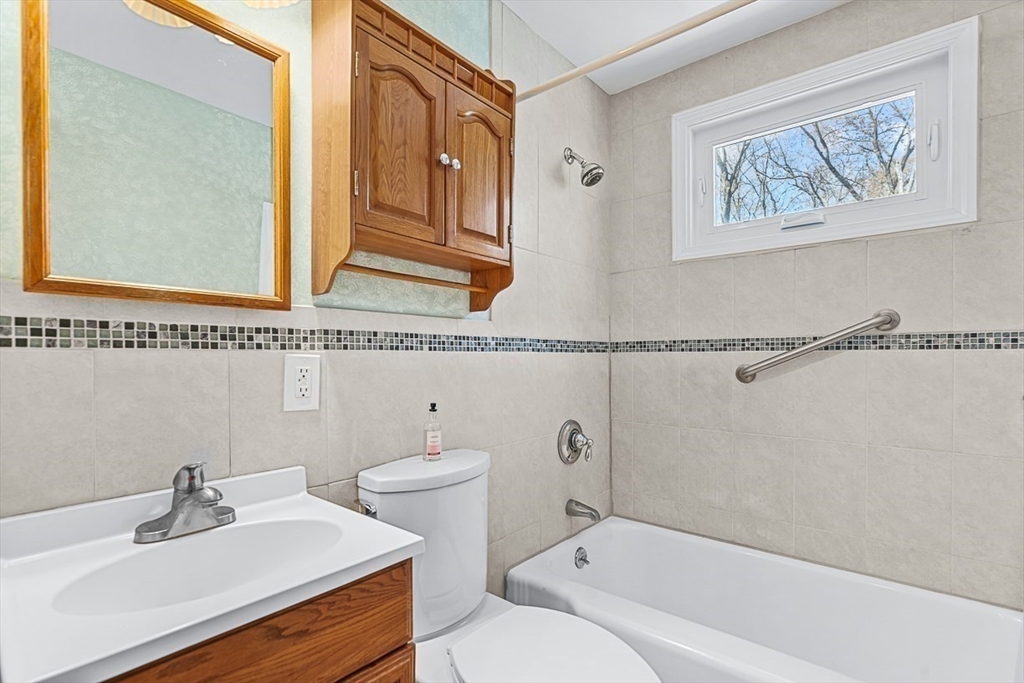 35 Wilmington Road Burlington, MA 01803 - Photo 25 of 41 Gallery Image 25