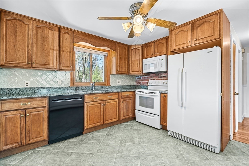35 Wilmington Road Burlington, MA 01803 - Photo 5 of 41 Gallery Image 5