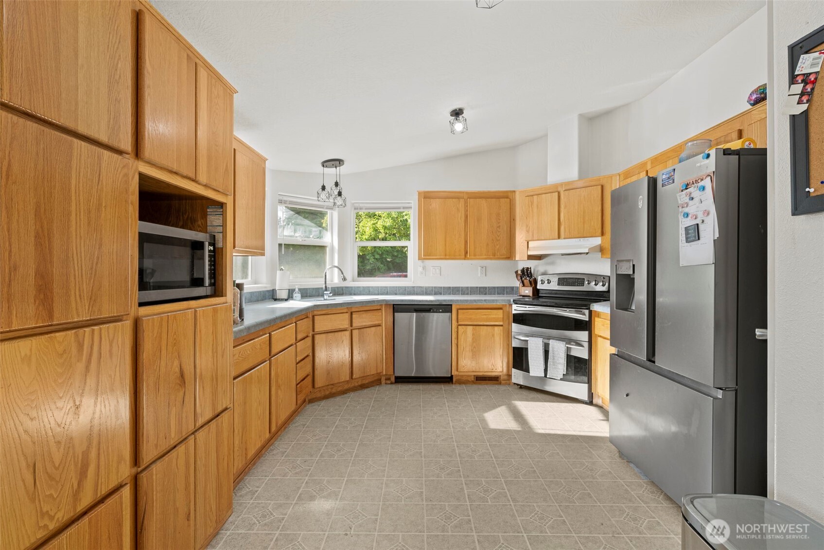 3568 Southwest 342nd Street Federal Way, WA 98023 - Photo 10 of 26