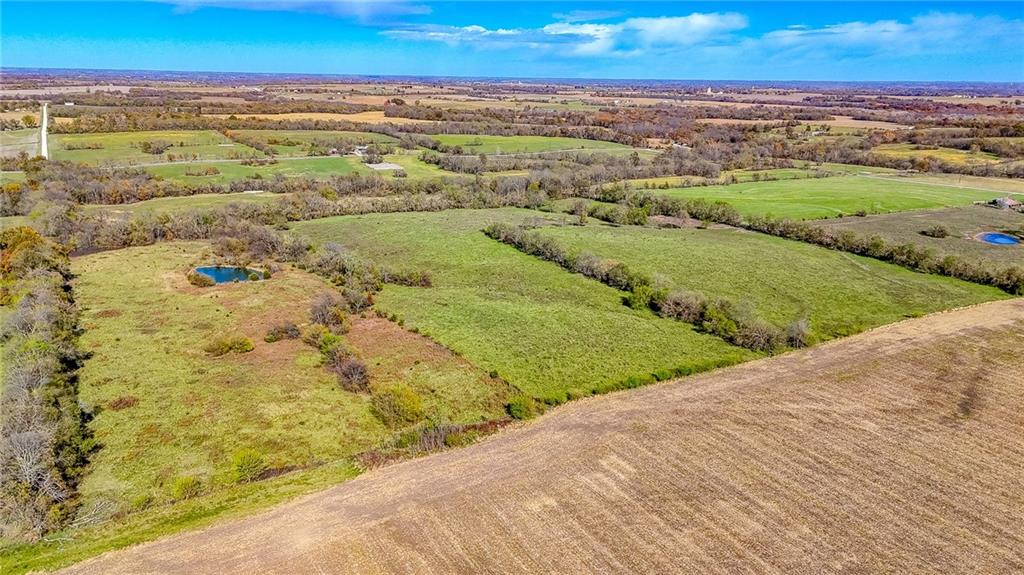 342 Southwest 701st Road Centerview, MO 64019 - Photo 14 of 38