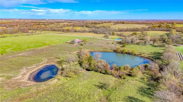 $849,900 | 342 Southwest 701st Road, Centerview, MO 64019