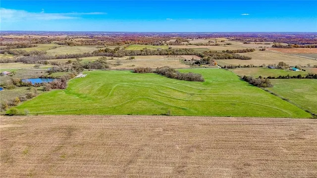$849,900 | 342 Southwest 701st Road, Centerview, MO 64019