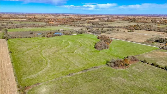 $849,900 | 342 Southwest 701st Road, Centerview, MO 64019