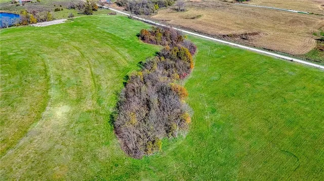 $849,900 | 342 Southwest 701st Road, Centerview, MO 64019