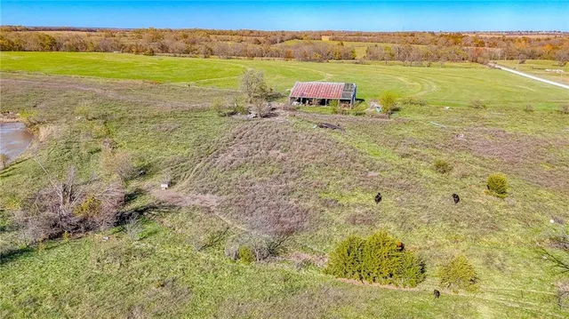 $849,900 | 342 Southwest 701st Road, Centerview, MO 64019