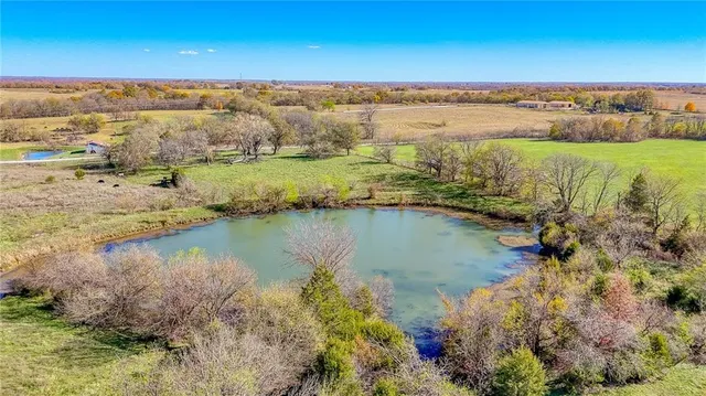 $849,900 | 342 Southwest 701st Road, Centerview, MO 64019