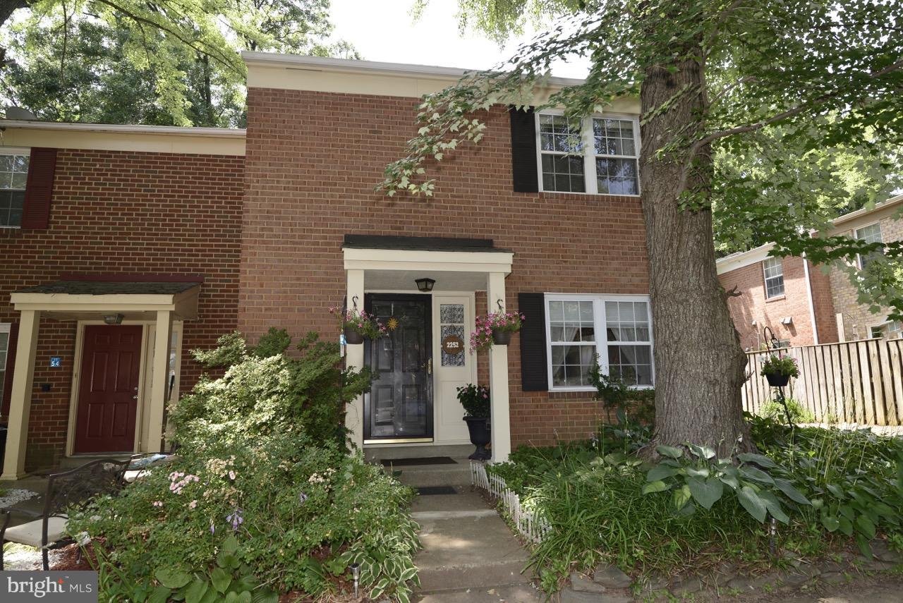 2252 Gunsmith Square Reston, VA 20191 - Photo 1 of 28 Exterior (Front)