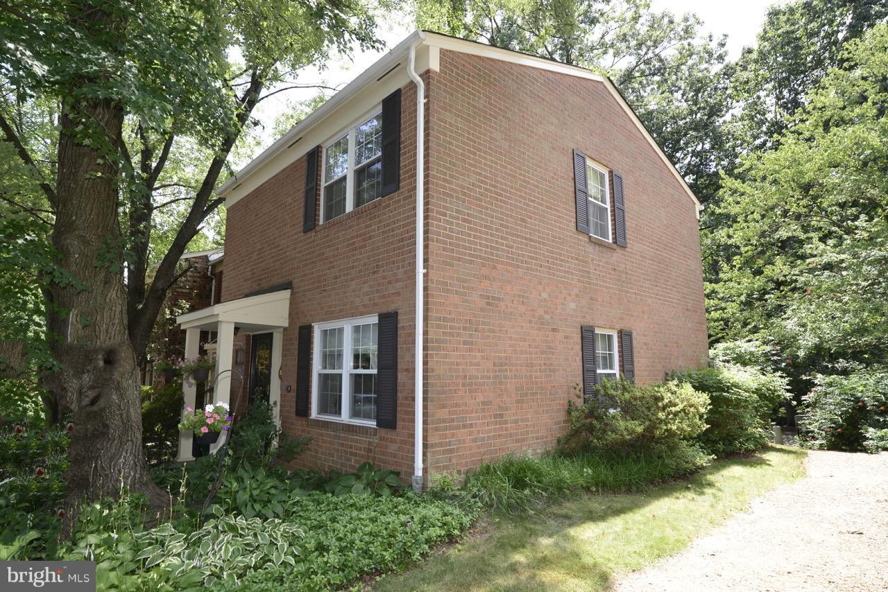2252 Gunsmith Square Reston, VA 20191 - Photo 3 of 28 Exterior (General)